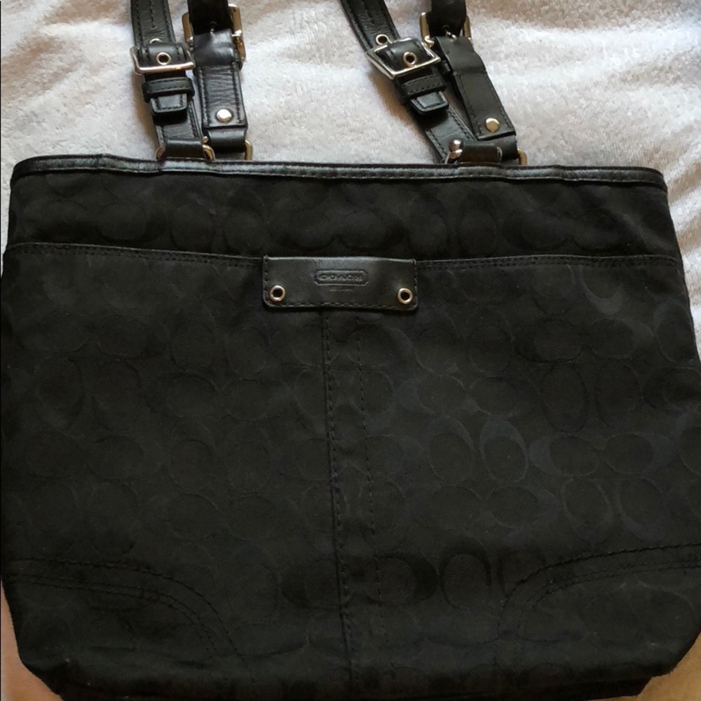 Adorable coach handbag tote